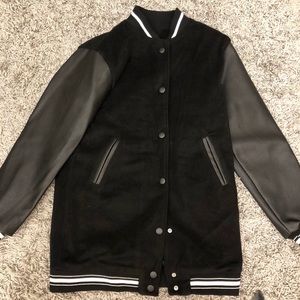 Suade jacket with leather arm